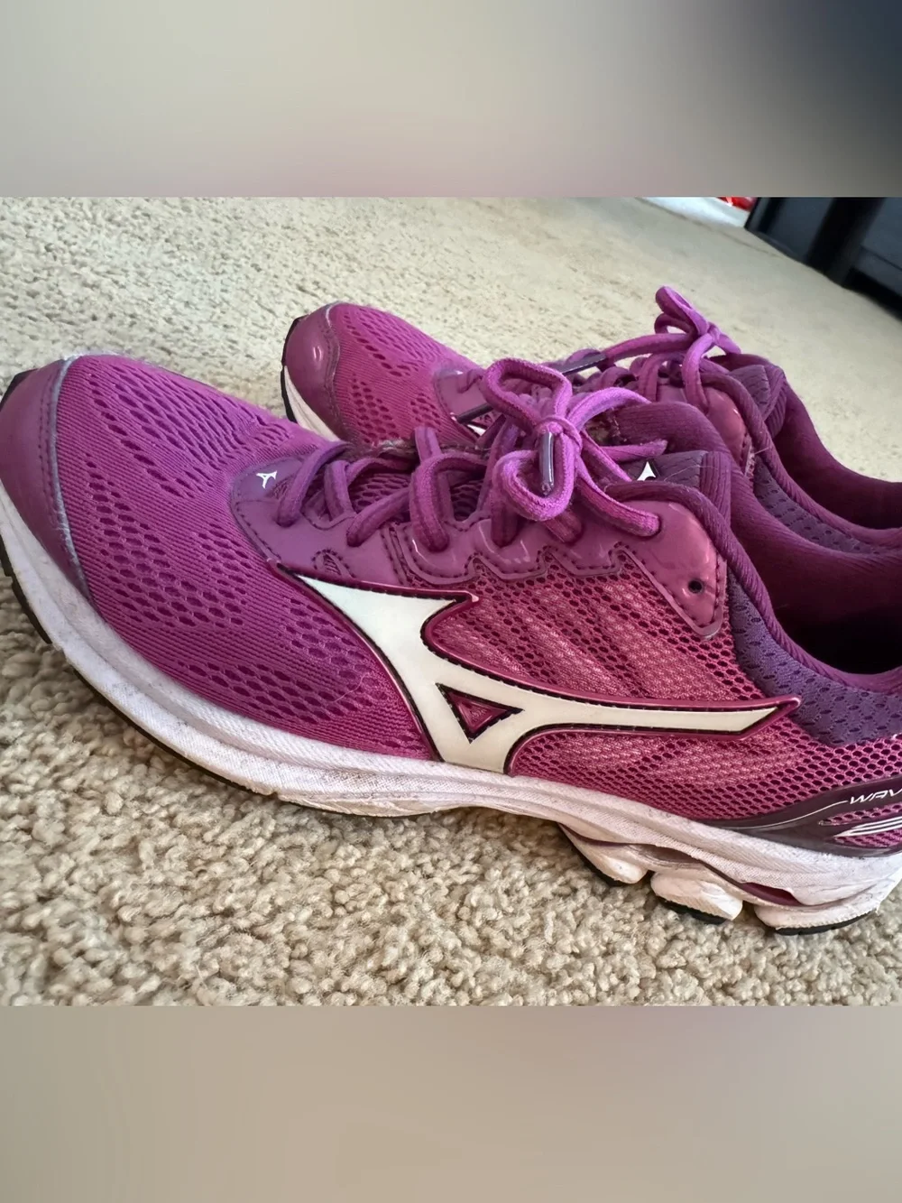 Mizuno Women's Plum/Pink Athletic Running Sneakers